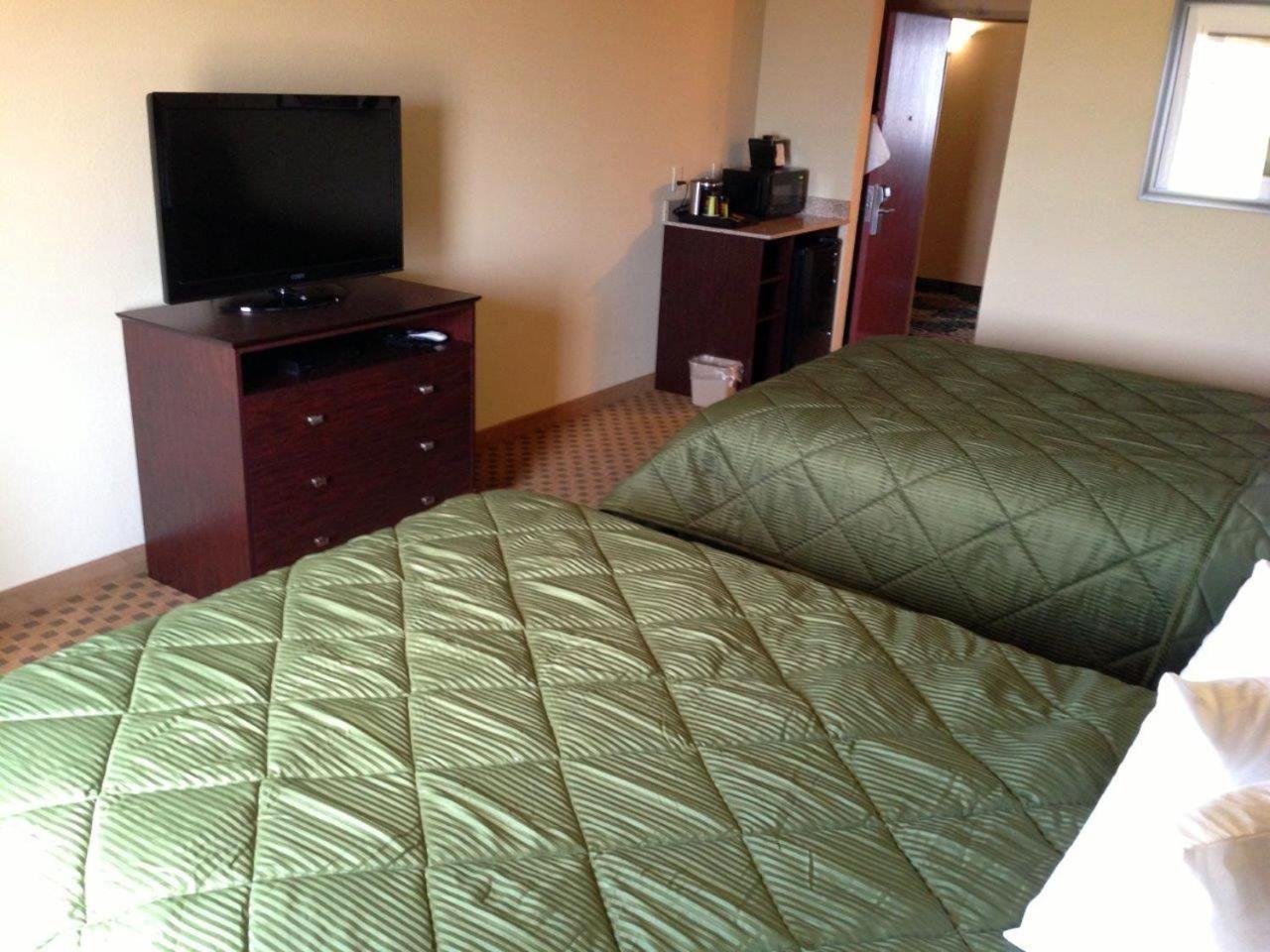Cobblestone Inn & Suites - Harper Bagian luar foto